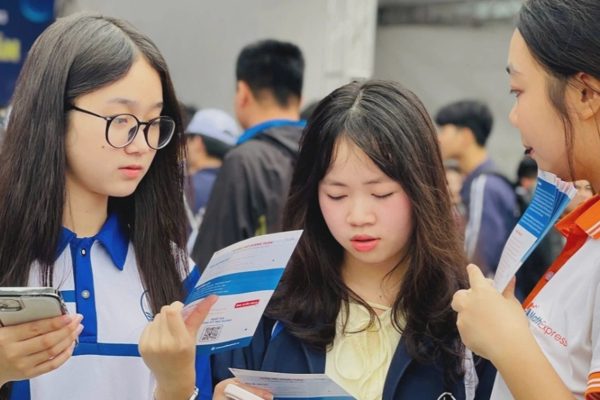 1,6 triệu thanh niên “3 không”: Học nghề hay bằng mọi giá phải vào đại học?