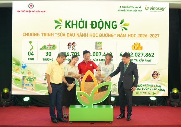 1 triệu hộp sữa mang dưỡng chất lành đến học sinh vùng khó