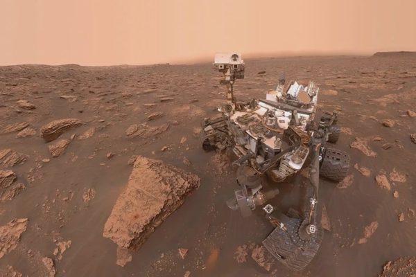 10 bức ảnh ấn tượng nhất của Curiosity sau 5.000 ngày trên sao Hỏa