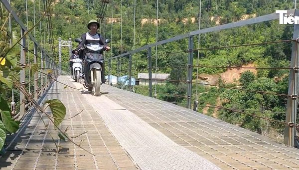 10 năm nợ đọng tại Đề án cầu treo dân sinh: Cầu nối bờ vui, nhà thầu buồn cả thập kỷ