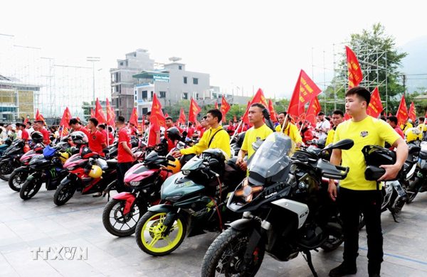 100 xe mô tô chinh phục Mã Pì Lèng, quảng bá du lịch an toàn