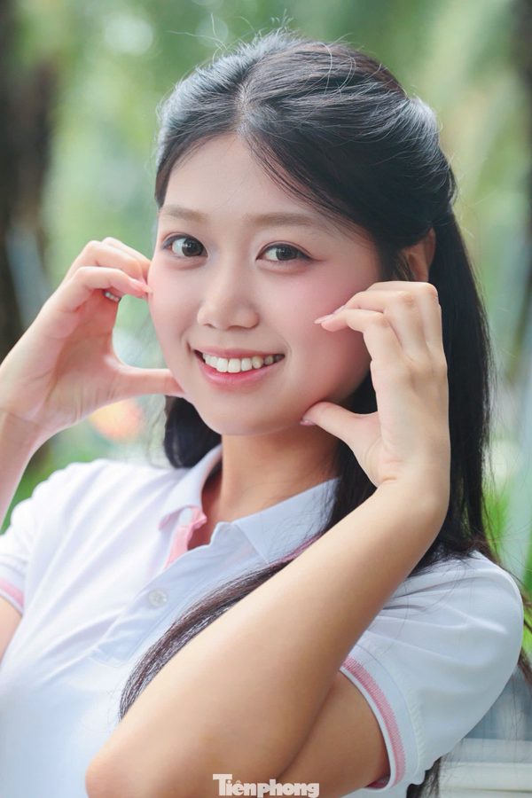 12 cô gái Hà Nội tại Hoa hậu Việt Nam cao nổi trội, IELTS 8.0, học xuất sắc