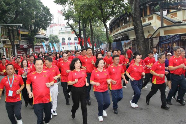 12 nghìn người phát động Phong trào toàn dân tập luyện thể thao