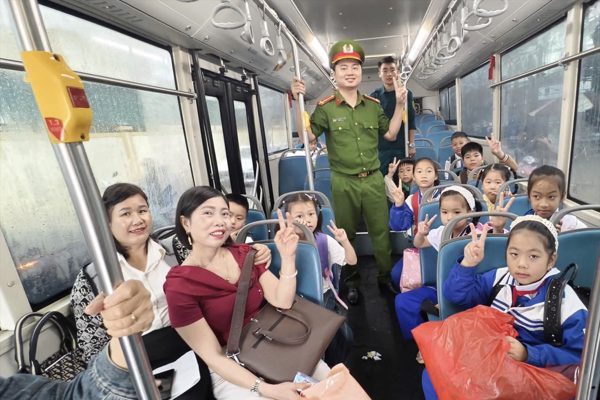 127 học sinh Tiến Sơn trở lại trường sau nhiều tuần nghỉ học