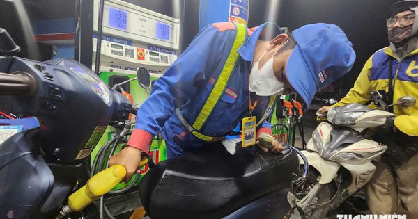 14 doanh nghiệp đầu mối đồng loạt giảm giá xăng dầu