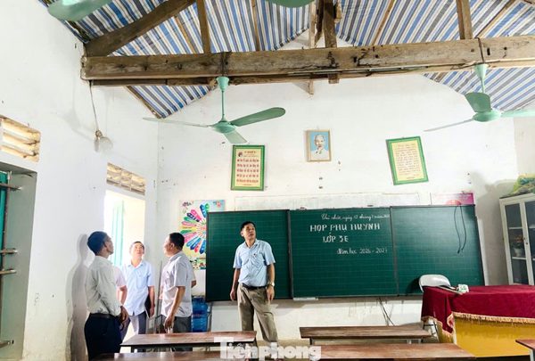 140 học sinh không tới lớp vì phụ huynh phản đối sáp nhập điểm trường