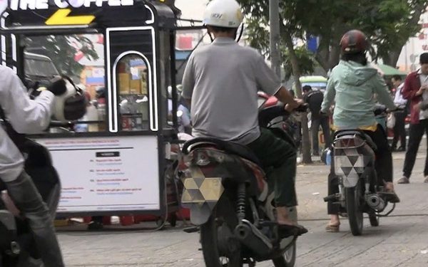 163 xe máy chạy trên vỉa hè đường Nguyễn Oanh sẽ bị phạt 5 triệu đồng, trừ 2 điểm bằng lái mỗi trường hợp
