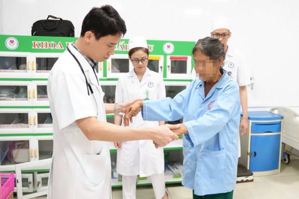 17 bệnh nhân đột quỵ thoát cửa tử nhờ dùng thuốc 'vàng' kịp thời