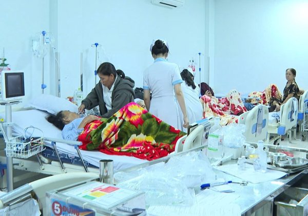 18 người nhập viện sau khi ăn bánh mì ở Quảng Ngãi, Bộ Y tế vào cuộc