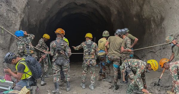 2 công nhân được cứu sống sau 9 ngày mắc kẹt trong hầm do lũ quét ở Nepal