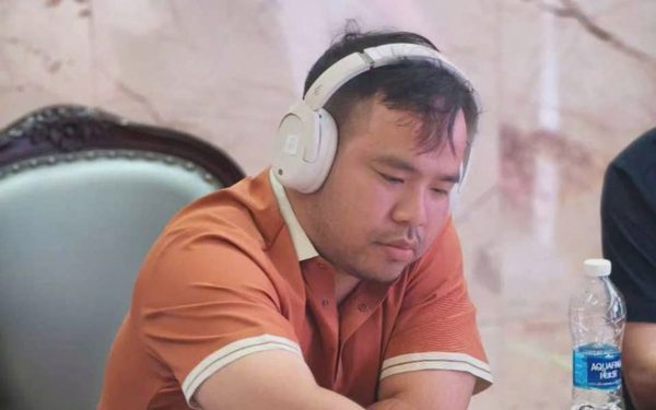 2 kỳ thủ Việt Nam đại thắng cao thủ Trung Quốc ở giải cờ tướng 'cách âm' độc đáo