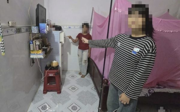 2 thiếu nữ ở Tà Đùng trộm 19 chỉ vàng rồi đi mua điện thoại, quần áo mới