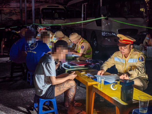24 'quái xế' bị CSGT Hà Nội xử lý trong đêm