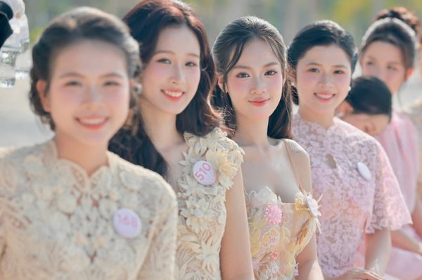 25 cô gái chứng tỏ bản lĩnh catwalk