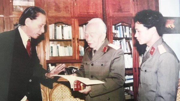 28 tuổi, góp những dấu son cho thơ kháng chiến