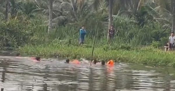 3 nam sinh lớp 10 đi câu cá và tắm ao, 1 em đuối nước tử vong