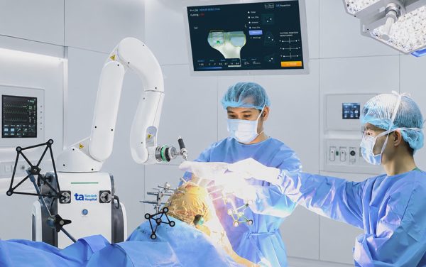 4 công nghệ nổi bật của robot AI phẫu thuật thay khớp