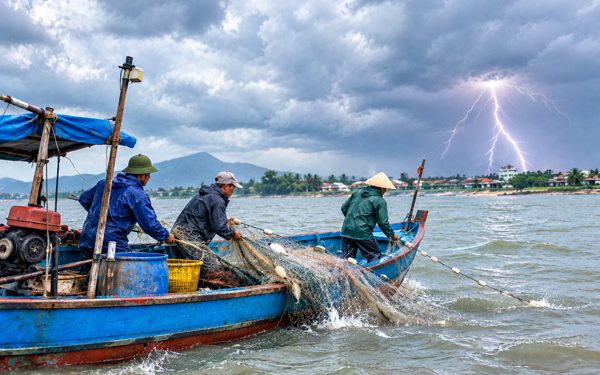 4 ngày, 2 người bị sét đánh chết thương tâm: Chỉ hoạt động ngoài trời khi tiếng sấm đã qua 30 phút