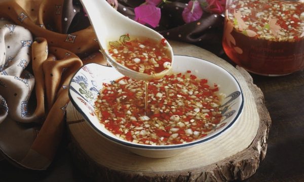 4 thói quen ăn tối có thể khiến huyết áp tăng