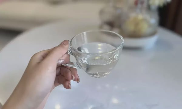 4 thói quen sau khi thức dậy không tốt cho phổi