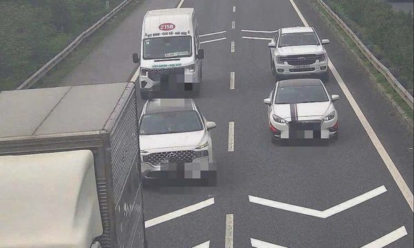 4 vấn đề cần hiểu rõ về khoảng cách an toàn trên cao tốc