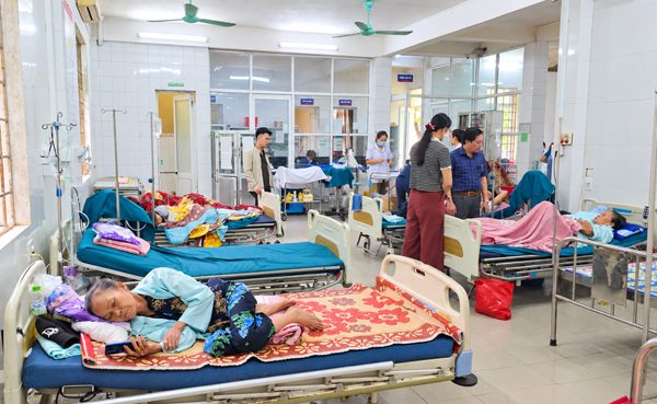 42 người nghi ngộ độc sau khi ăn bánh mì ở Quảng Trị