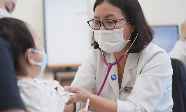 5 cách giảm ho đêm cho trẻ