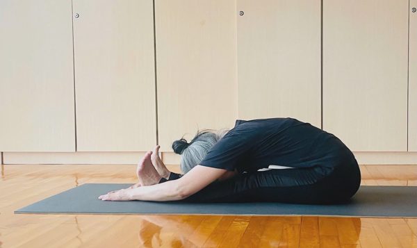 5 động tác giãn cơ đơn giản giúp bạn ngủ nhanh