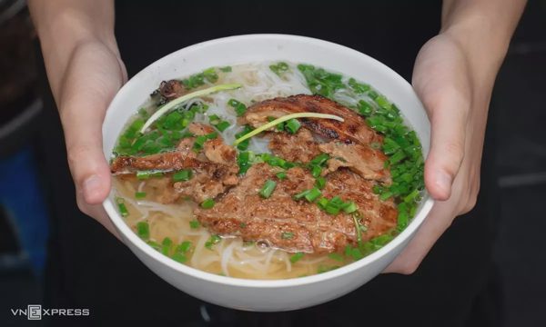 5 quán bún chả du khách nên thử khi đến Hà Nội dịp 2/9