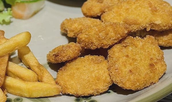 5 thói quen khiến ho nặng hơn vào buổi tối