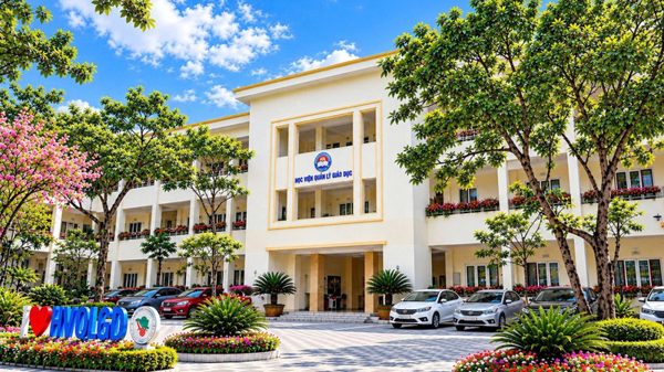 50 năm đào tạo, bồi dưỡng nguồn nhân lực quản lý giáo dục