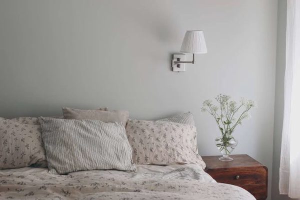 6 chi tiết khiến phòng ngủ lỗi thời và mẹo khắc phục hiệu quả