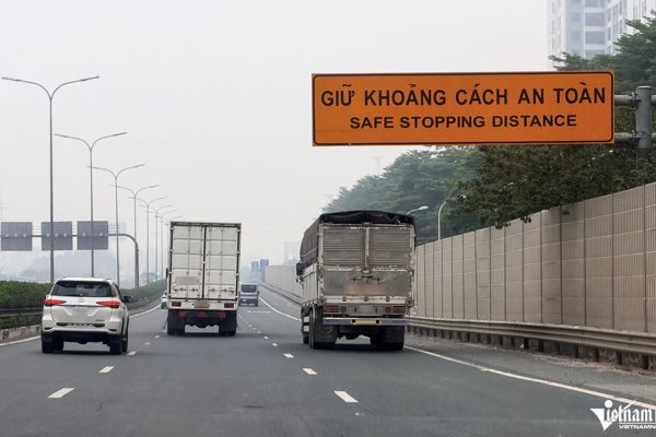 7 điều rút ra sau khi lái xe trên đường cao tốc phạt lỗi khoảng cách an toàn