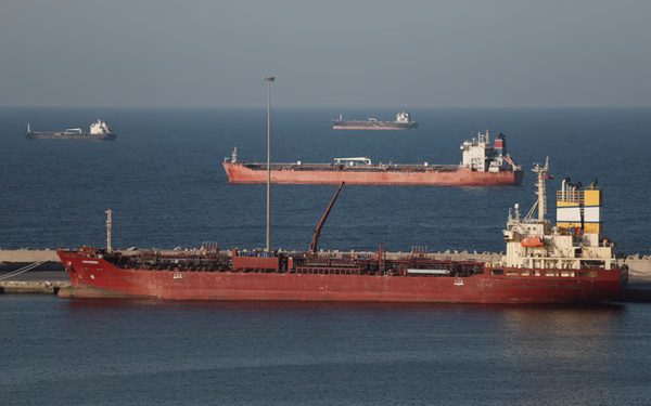 7 tàu dầu liên tiếp bị nhắm mục tiêu tại eo biển Hormuz