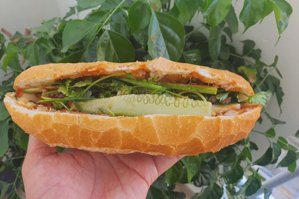 8 người trong gia đình cùng nhập viện, nghi do ngộ độc bánh mì