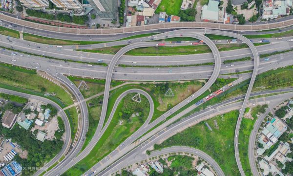 8 nút giao ba tầng ở TP HCM