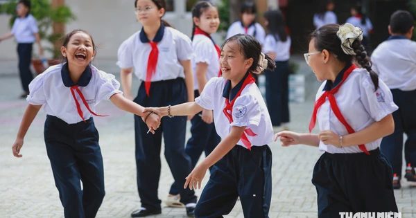80 năm phổ cập giáo dục: Từ quyền được học đến quyền được phát triển