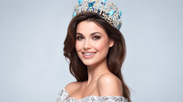 Á hậu 1 Miss World 2026 đẹp gợi cảm, học vấn tốt, là hậu duệ bá tước Thụy Điển