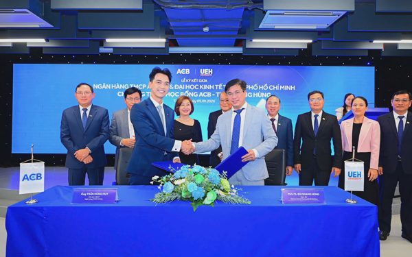 ACB và UEH khởi động Học bổng ACB - Trần Mộng Hùng