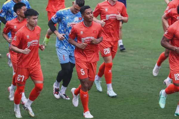 Adou Minh: "Quang Hải là biểu tượng ở đội tuyển Việt Nam"