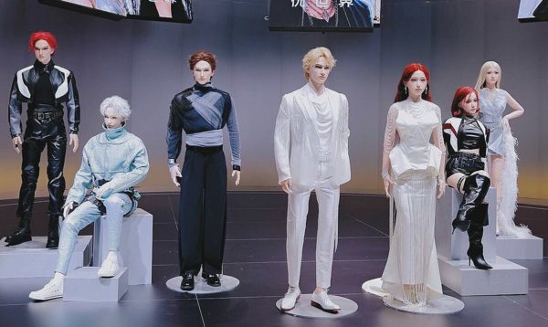 Ai đang mua robot hình người Trung Quốc?