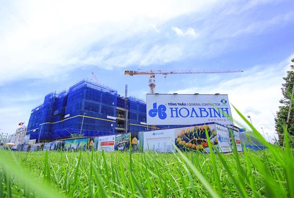 Ai hoán đổi nợ cho Tập đoàn Hòa Bình chỉ bằng 1/3 thị giá?