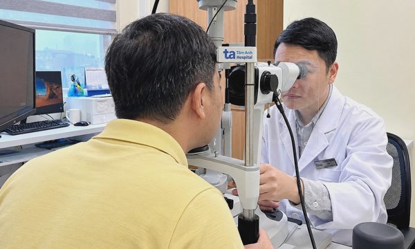 Ai nên khám mắt định kỳ?