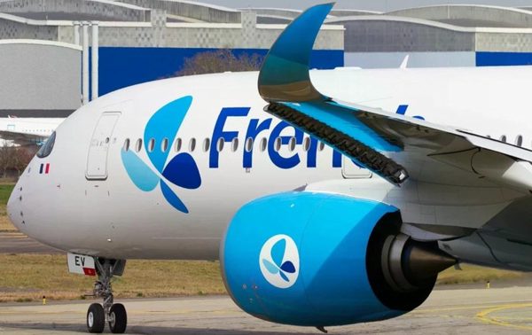 Airbus 350 va vào nhân viên sân bay, nạn nhân nguy kịch