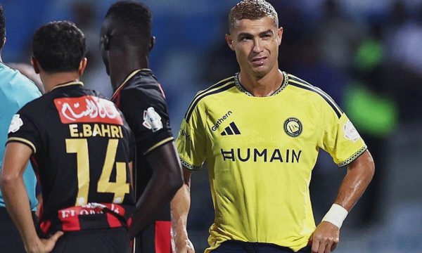 Al Nassr thắng ngược sau khi Ronaldo bị thay sớm