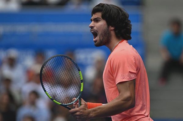 Alcaraz tiến vào bán kết Japan Open, Djokovic hạ Zverev ở China Open