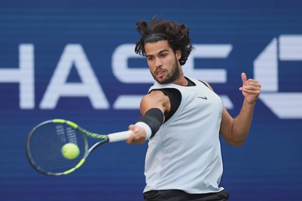 Alcaraz tiếp tục bùng nổ, giành vé vào tứ kết US Open