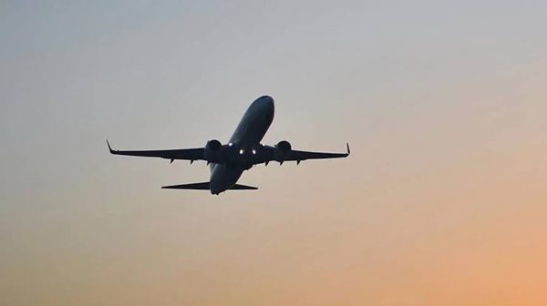 Algeria cắt quan hệ ngoại giao, đóng không phận đối với máy bay UAE