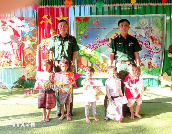 Ấm áp Trung Thu, thắp sáng ước mơ đến trường cho trẻ em vùng biên Tuyên Quang