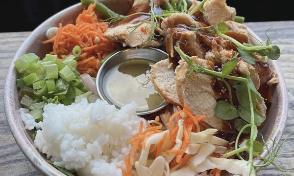 Ăn cơm thế nào hỗ trợ kiểm soát đường huyết, giảm cân?